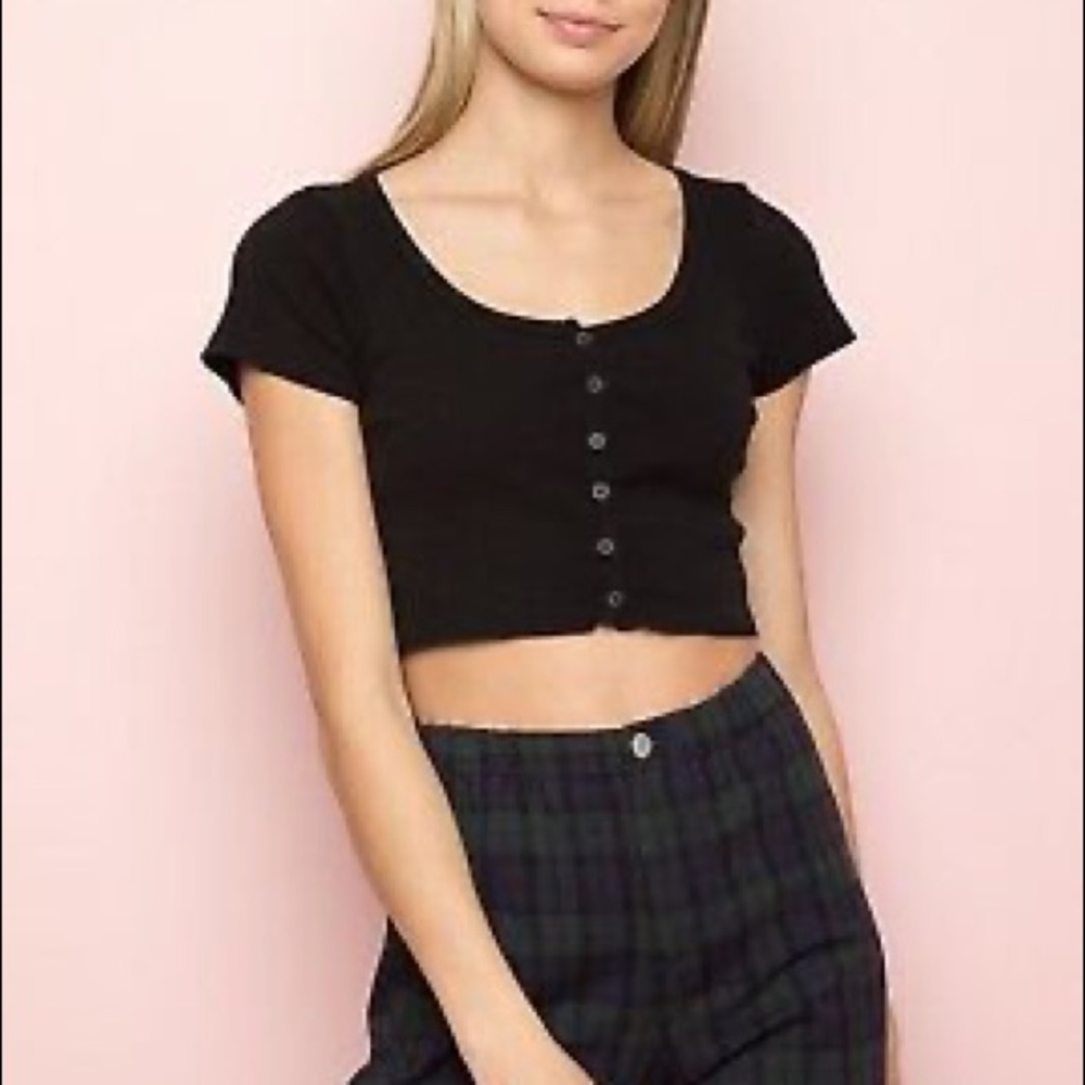 Brandy Melville Zelly black button up crop top
